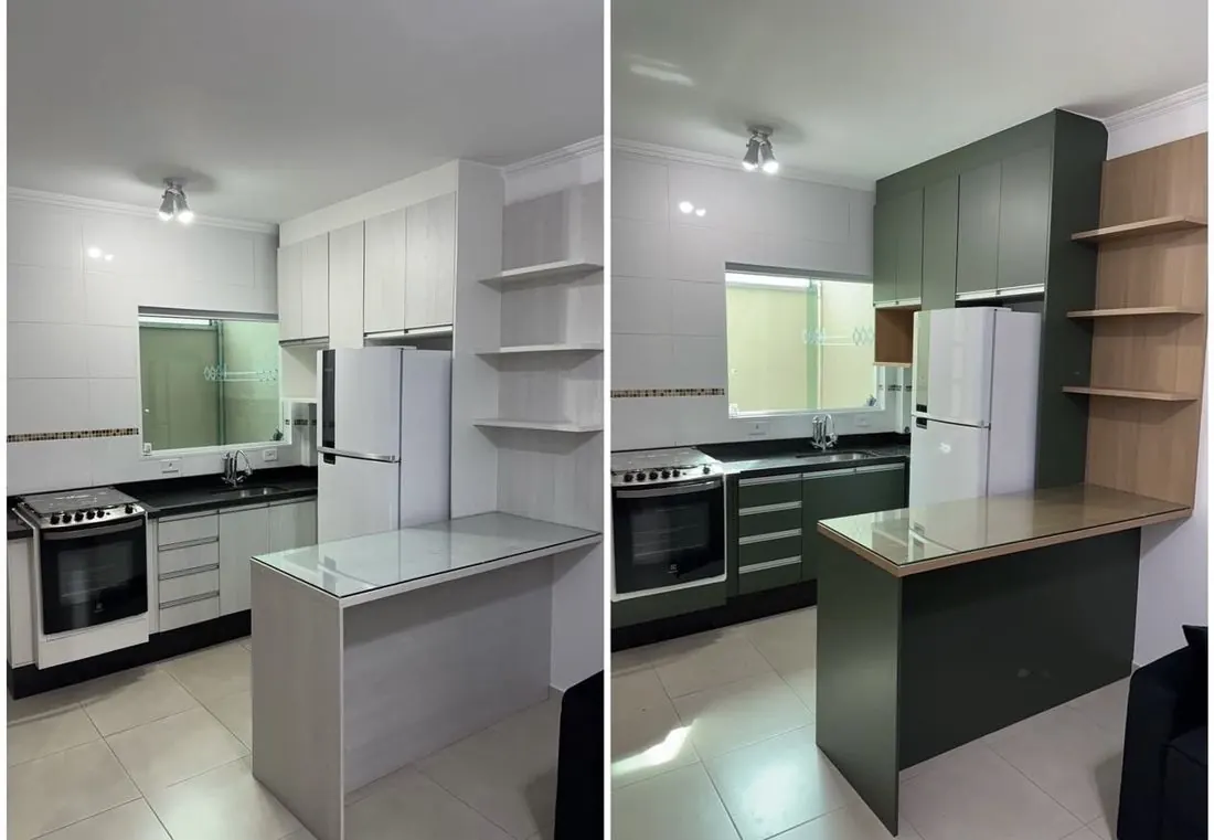 Cozinha antes em cinza claro e depois com armários envelopados em verde